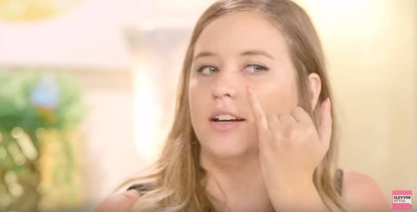 Use Vaseline as a skin face highlighter Use Vaseline as a skin face highlighter